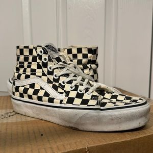 Gently used Vans - U.S. Mens size 7, Women’s size 8.5.